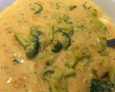 Crockpot Potato Broccoli Cheddar Soup 2