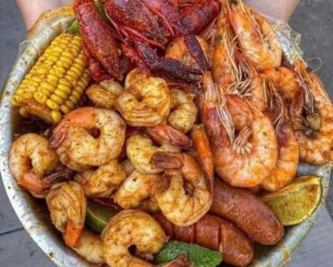 CRAB BOIL PLATTER WITH EXTRA CORN