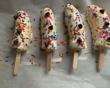 Healthy and Fun Frozen Banana Pops for Kids! 