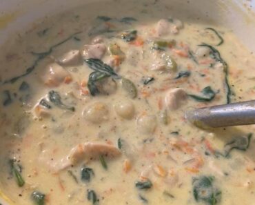 Copycat Olive Garden Chicken gnocchi soup recipe