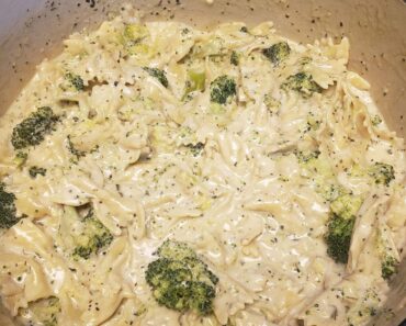 One-Pot Creamy Broccoli and Parmesan Noodles recipe