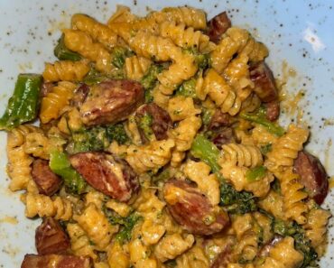 Cheesy Smoked Sausage and Broccoli Pasta Recipe